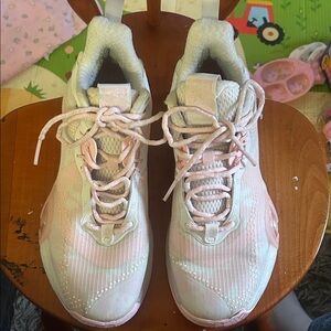 Anta Bubble Bomb Performance Basketball Shoes Women Pink White